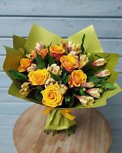 Букет цветов из:  Альстромерии и Розы в Кизнер