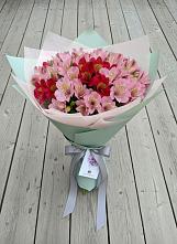 Букет цветов из:  Альстромерии в Кизнер