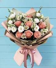 Букет цветов из:  Розы, Альстромерии и Лизиантусы в Кизнер