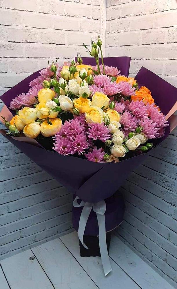 Букет цветов из: Хризантемы и Розы в Кизнер