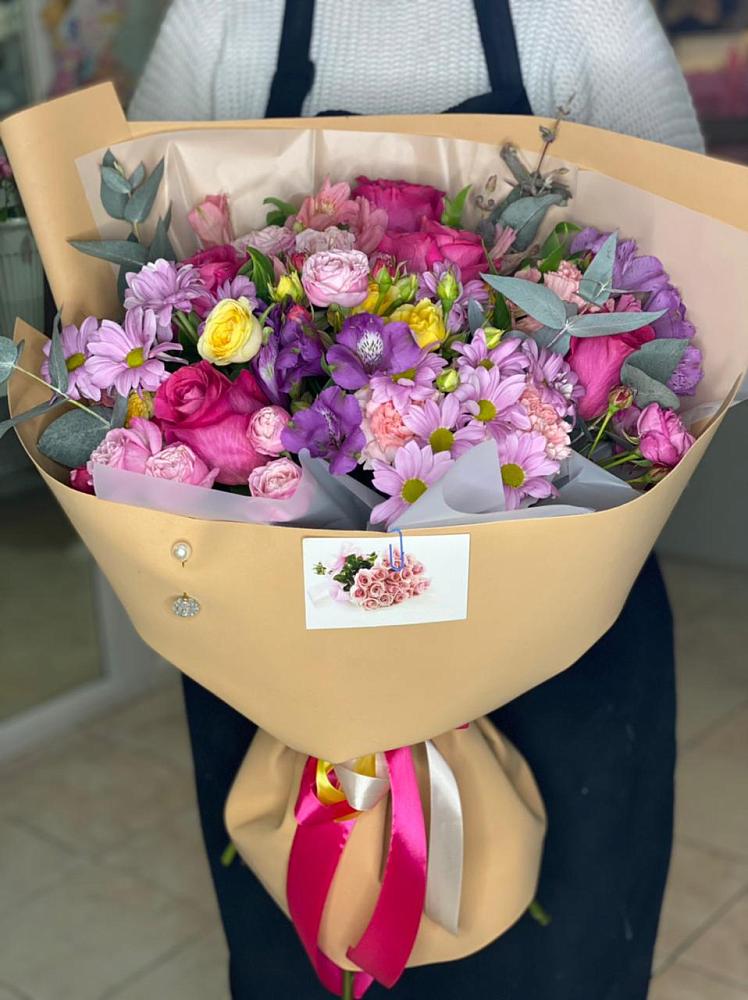 Букет цветов из: Хризантемы, Гвоздики и Альстромерии в Кизнер