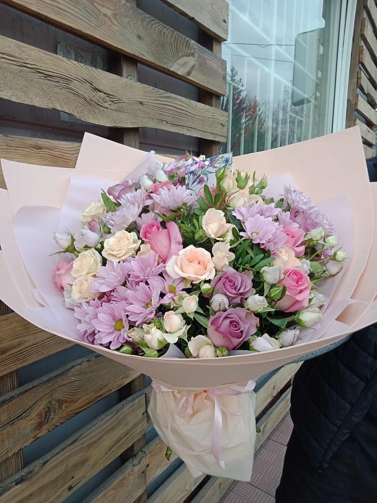 Букет цветов из: Розы и Хризантемы в Кизнер