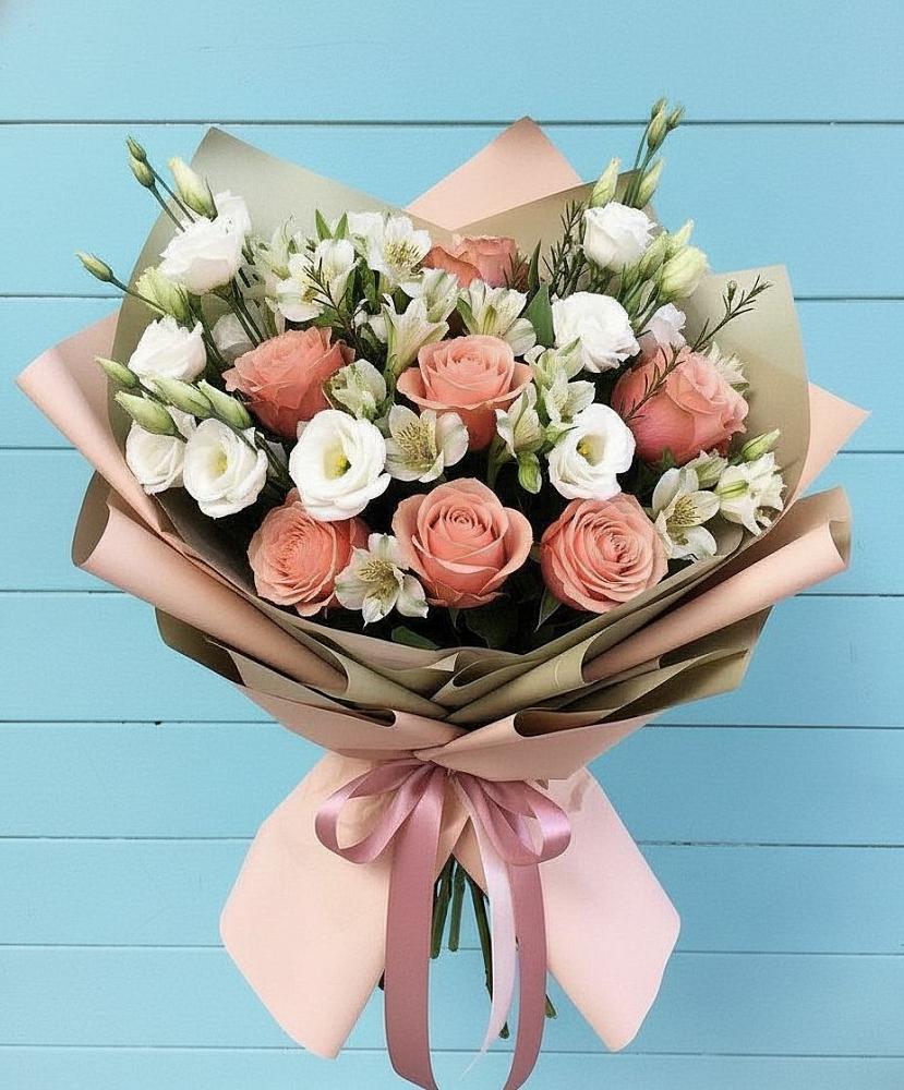 Букет цветов из: Розы, Альстромерии и Лизиантусы в Кизнер