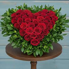 Цветочная композиция из Розы в виде сердца #REPLACE_PRED# Кизнер