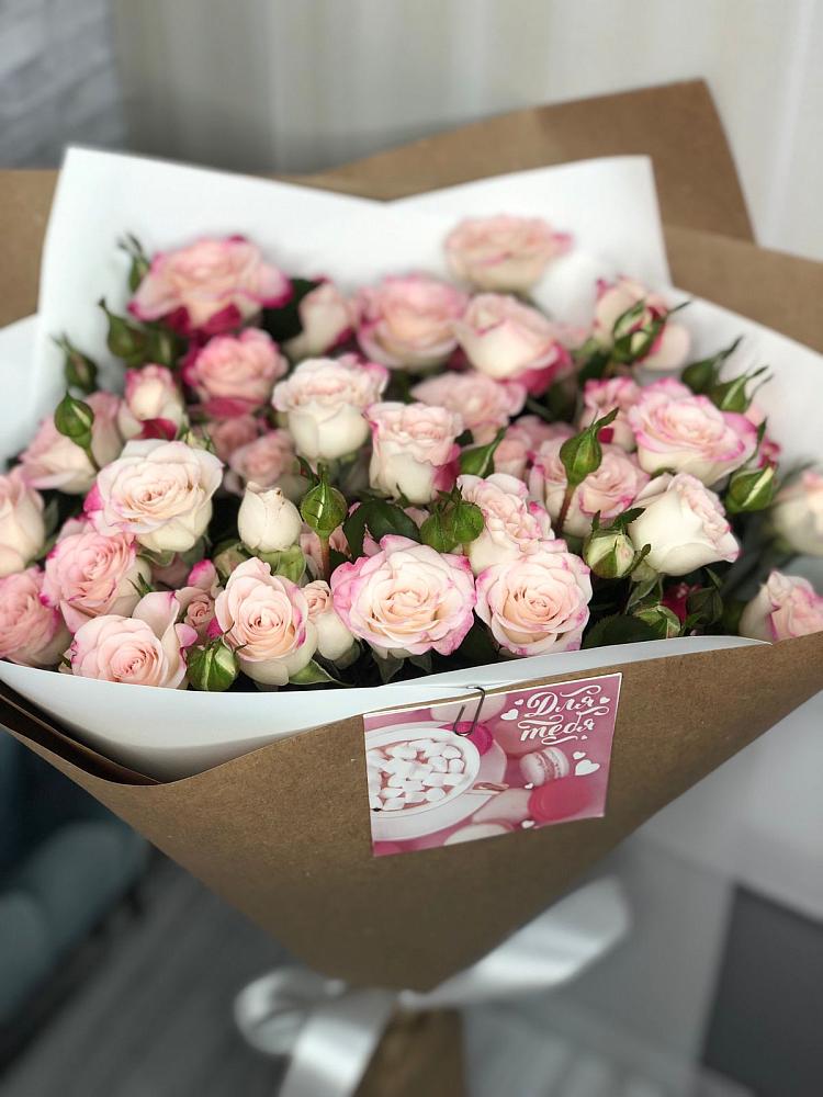 Букет цветов из: Розы в Кизнер