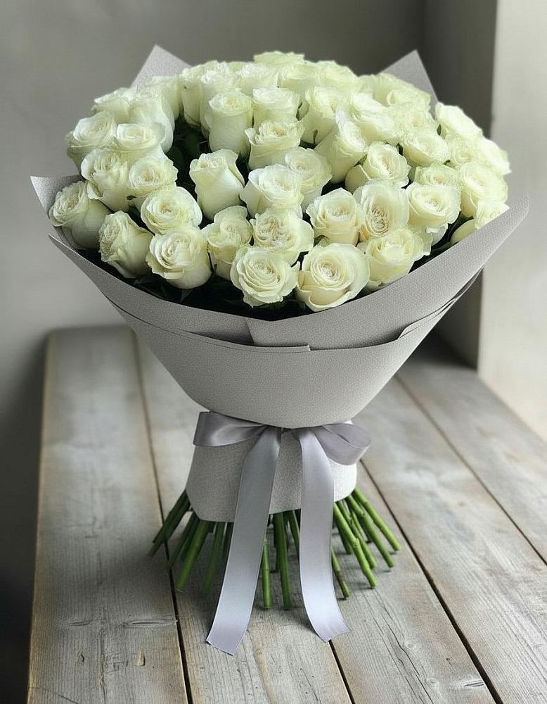 Букет 35 Белых роз в Кизнер