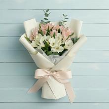 Букет цветов из:  Альстромерии в Кизнер