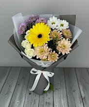 Букет цветов из:  Розы, Герберы и Хризантемы в Кизнер
