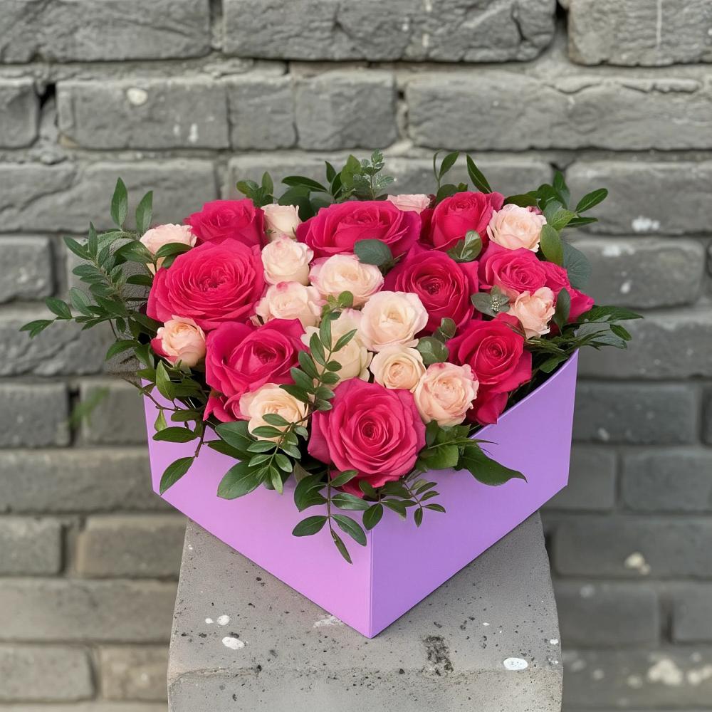 Цветочная композиция из Розы в коробке в Кизнер