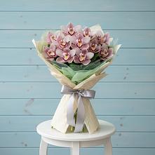 Букет цветов из:  Орхидеи и Розы #REPLACE_PRED# Кизнер