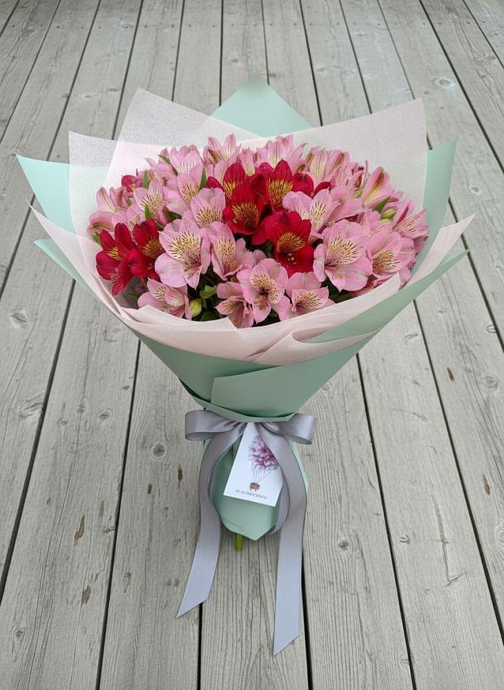 Букет цветов из: Альстромерии в Кизнер
