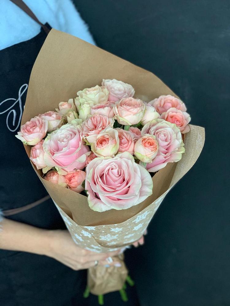 Букет цветов из: Хризантемы и Розы в Кизнер