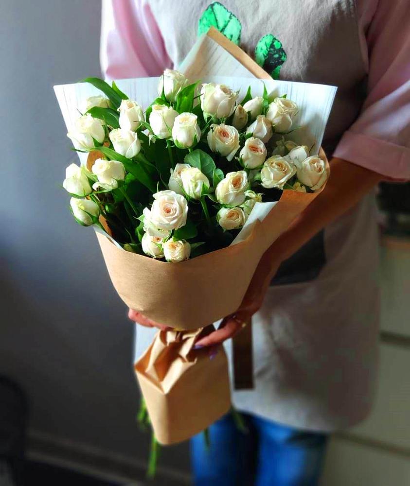 Букет цветов из: Розы в Кизнер