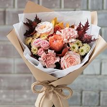 Букет цветов из:  Гвоздики, Хризантемы и Розы в Кизнер