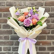 Букет цветов из:  Лизиантусы и Розы #REPLACE_PRED# Кизнер