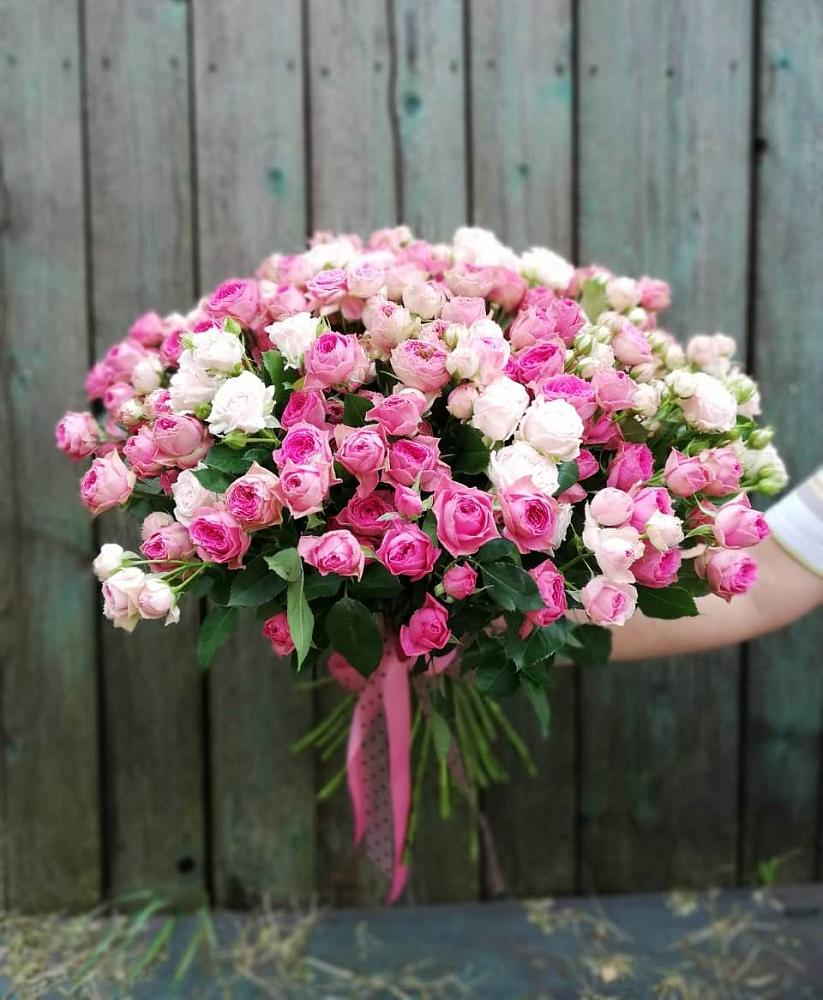 Букет Розовые кустовые розы Натали и Лав Лидия в Кизнер