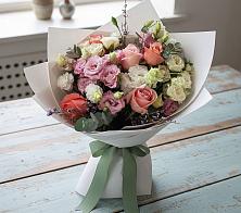 Букет цветов из:  Розы, Лизиантусы и Гвоздики в Кизнер