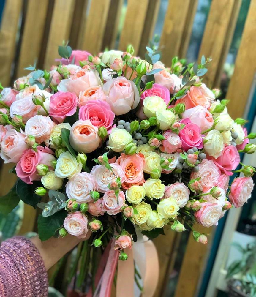 Букет цветов из: Розы в Кизнер