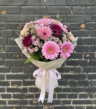 Букет цветов из:  Герберы и Хризантемы в Кизнер