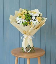 Букет цветов из:  Хризантемы и Розы в Кизнер