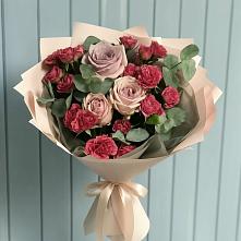 Букет цветов из:  Гвоздики и Розы в Кизнер