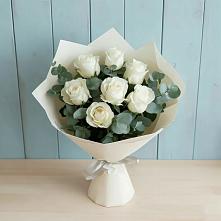 Букет Белые розы в Эвкалипте в Кизнер