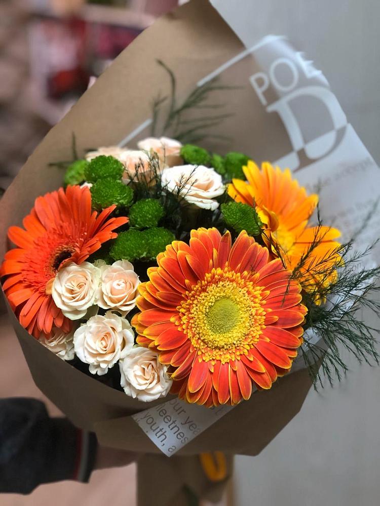 Букет цветов из: Герберы, Хризантемы и Розы в Кизнер