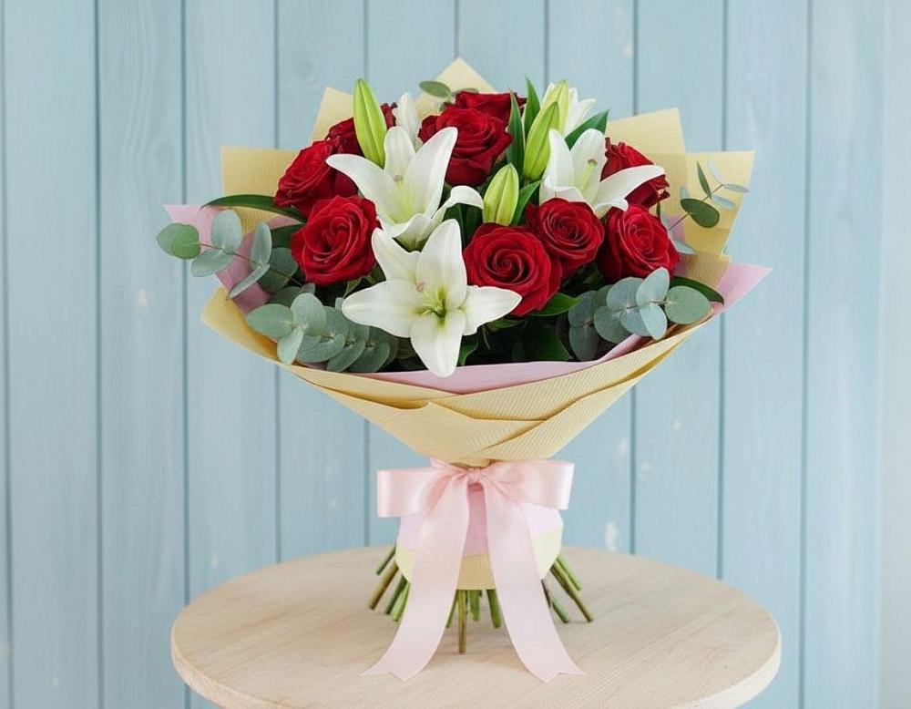 Букет цветов из: Лилии и Розы в Кизнер